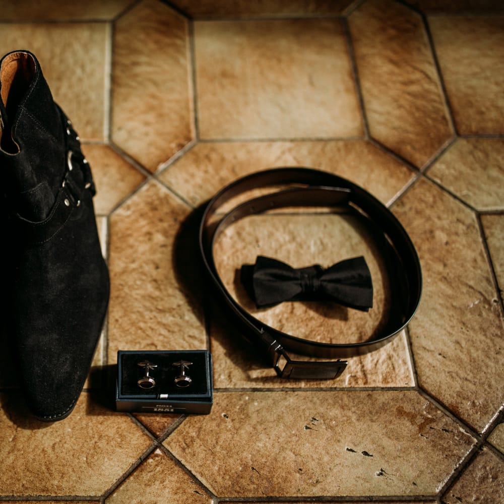Grooms accessories