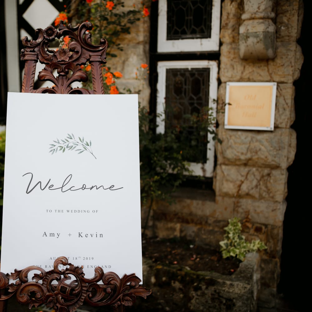 Minimalist welcome sign for The Ravenswood wedding