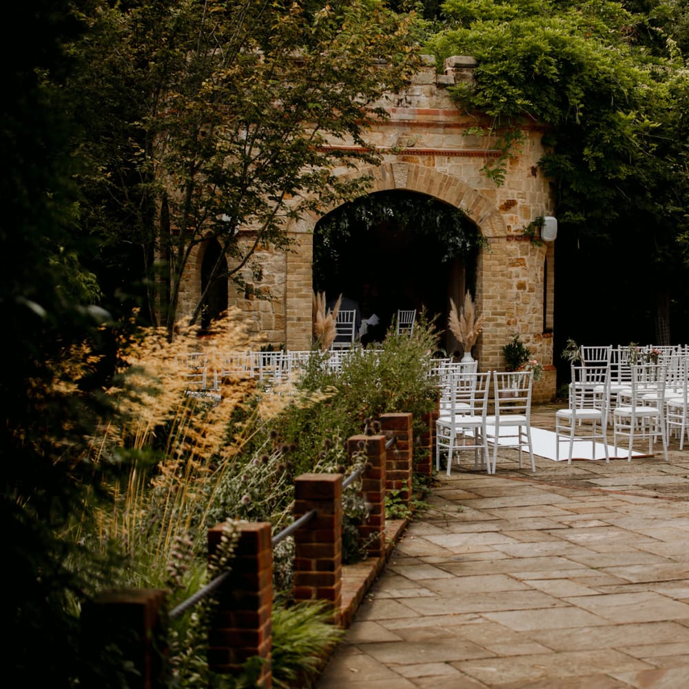 Outdoor ceremony at The Ravenswood wedding venue