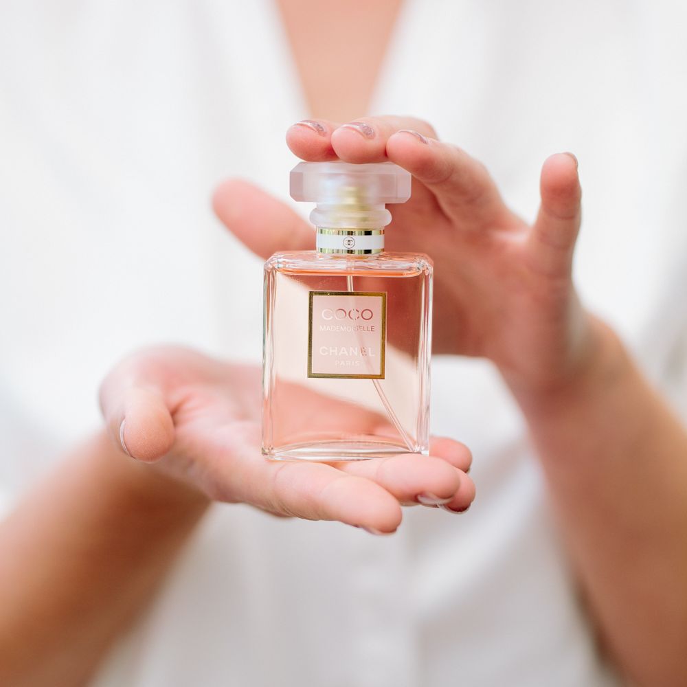 Wedding Scent | Wedding Perfume | DIY Country Wedding at Warborne Farm, Lymington | Camilla Arnhold Photography