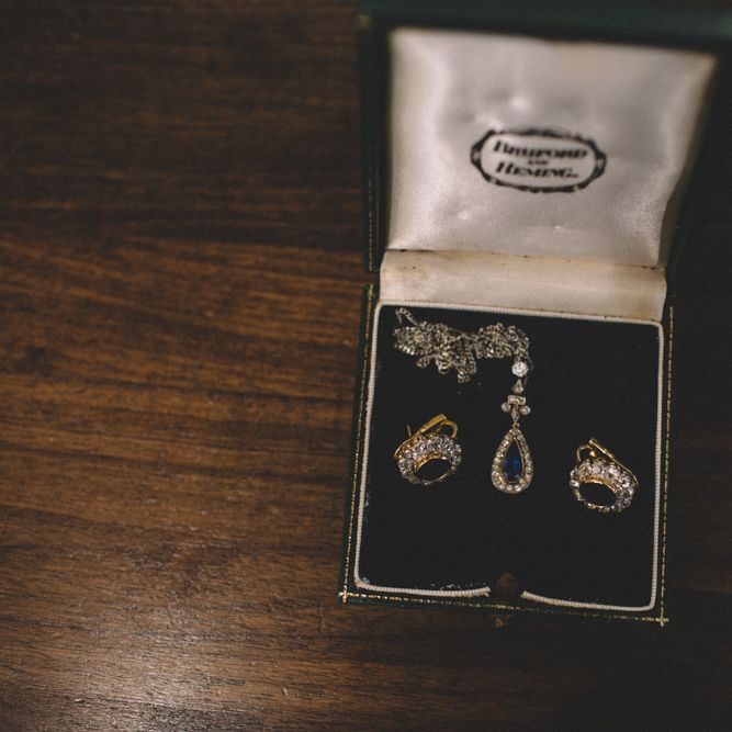 Vintage Jewellery For Bride // Image By Carrie Lavers Photography