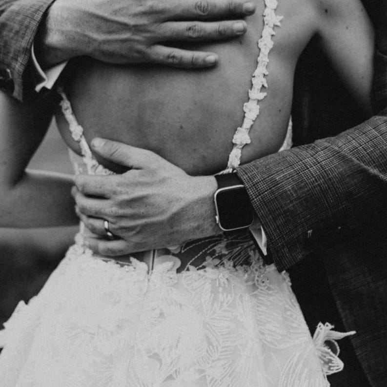 Intimate black and white wedding photo by Darina Stoda photography