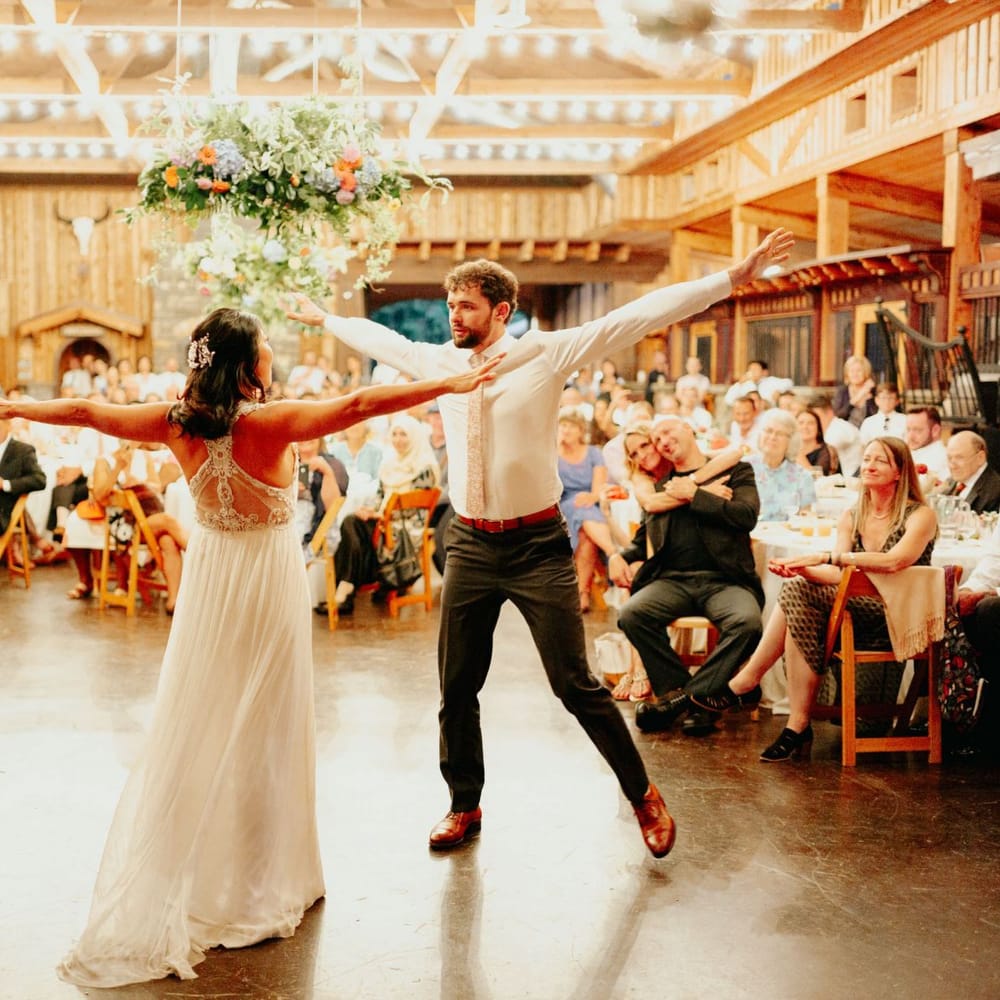 Bride and groom choreographed first dance