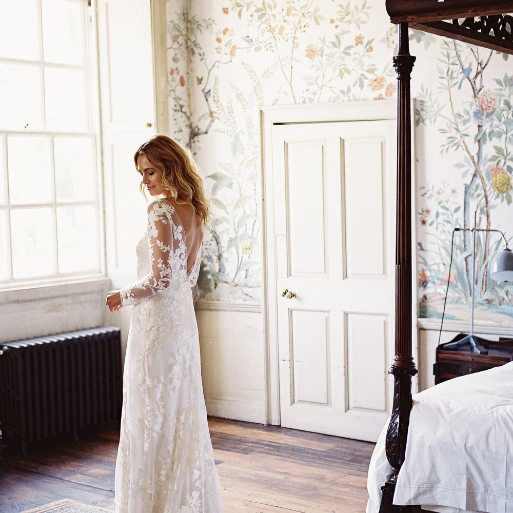 Bridal Morning Wedding Preparations | Bride in Lace Cherry Williams London Gown | Elegant Summer Inspiration at St Giles House, Dorset by Jessica Roberts Design   Imogen Xiana Photography