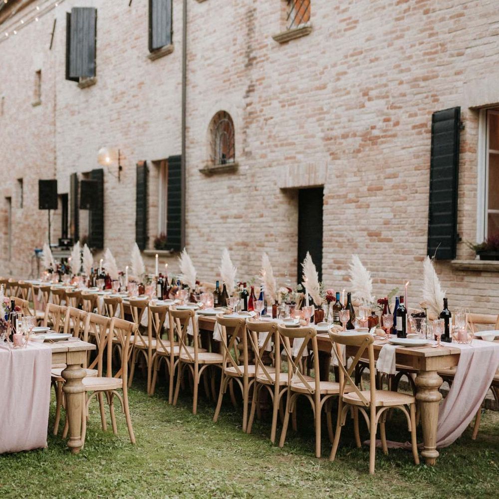 Outdoor wedding breakfast at Italian villa