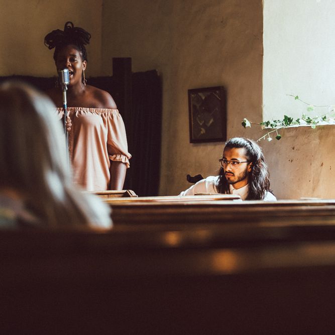 Acoustic Duo For Wedding Ceremony // The Vedrines Photography