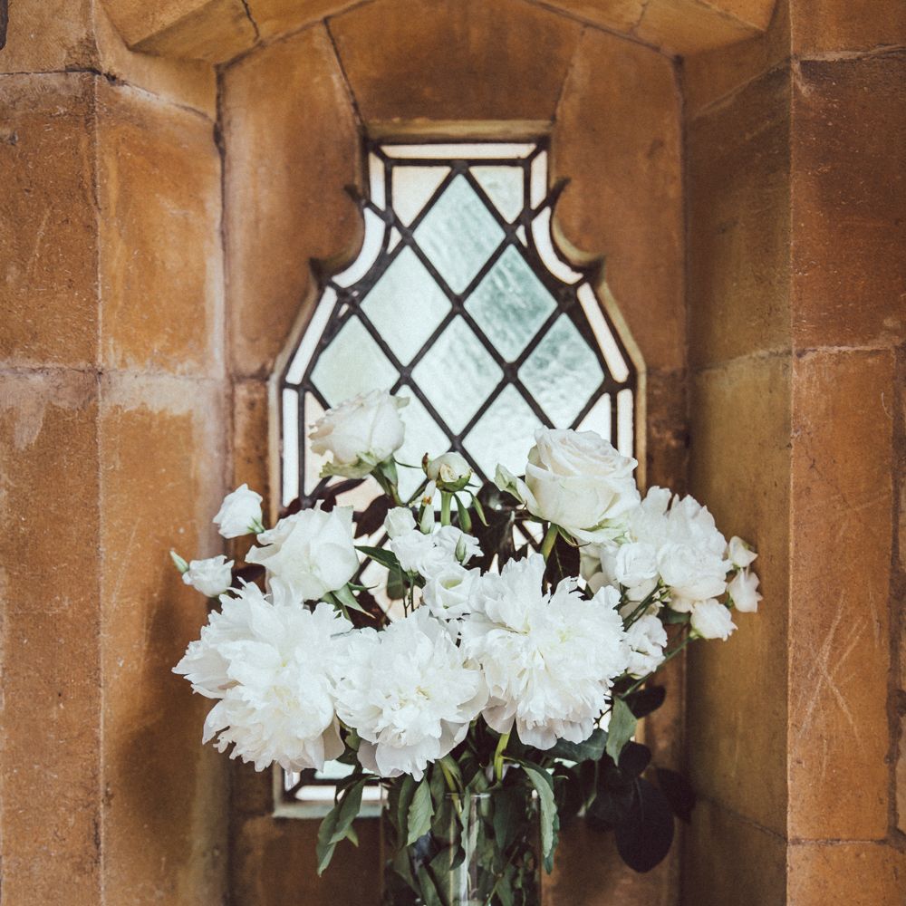 White Wedding Flowers // The Vedrines Photography