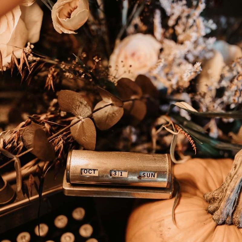 Halloween wedding ideas and decor