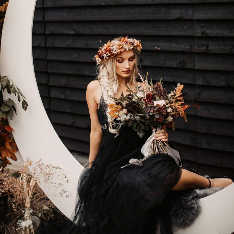 Autumn flower crown and bridal bouquet