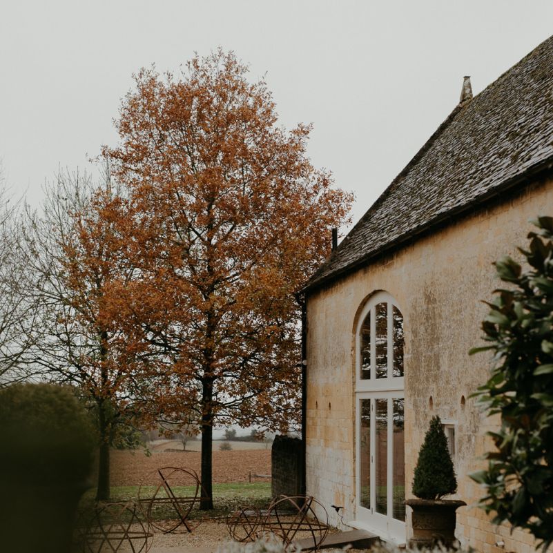 Lapstone Barn wedding venue in the Cotswolds