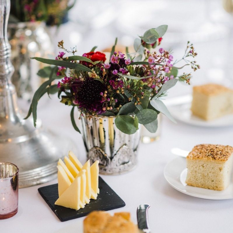 Floral wedding table decor