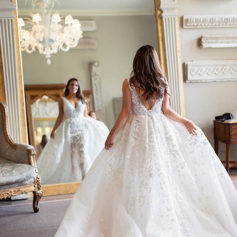 Back of brides Zuhair Murad with tulle skirt