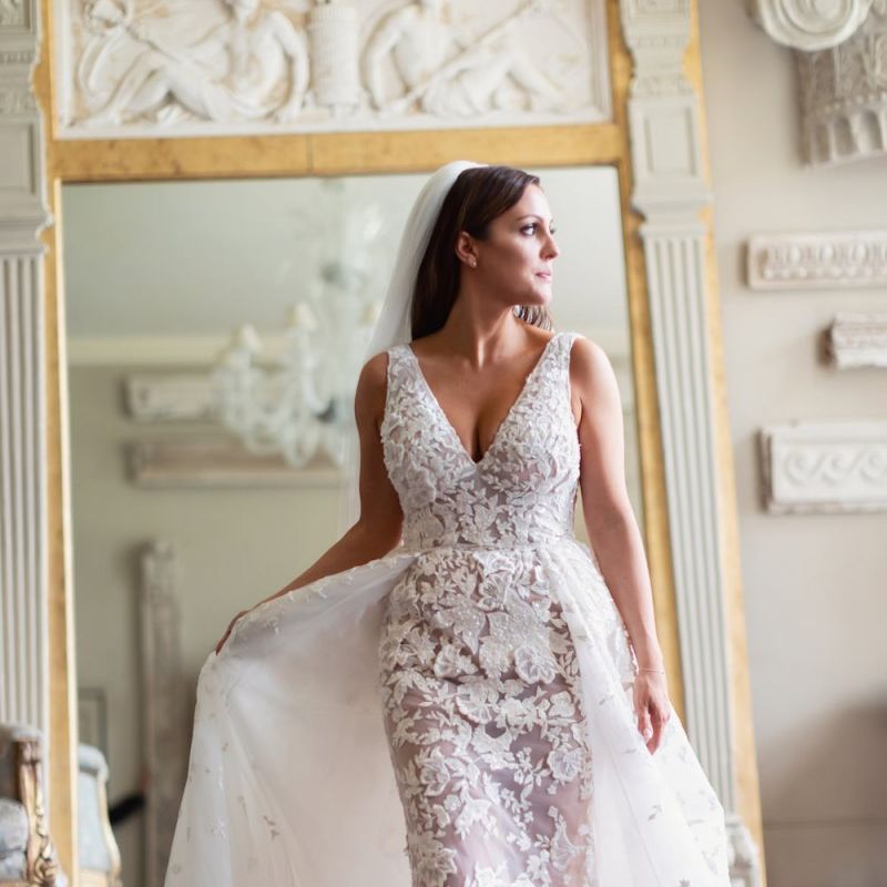 Bride wearing Zuhair Murad with lace detailing