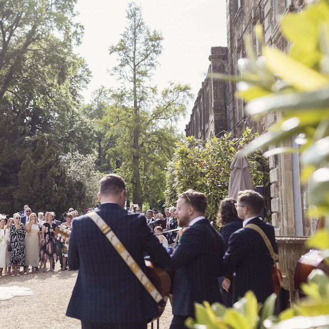 Entertainment at outdoor drinks reception
