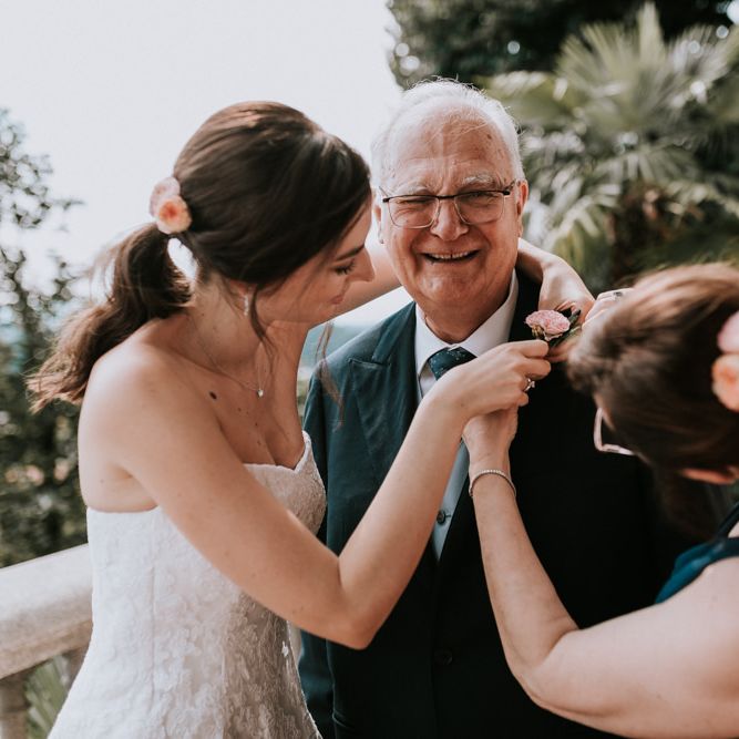 Bridal hairpieces match  pastel bouquet