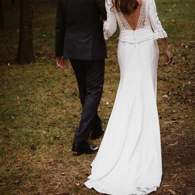 Bride in Nicolás Costura Bridal Gown | Tocados Le Touquet Headpiece | Groom in Navy Suit | Romantic Spanish Wedding at La Salgar Restaurant in Asturias | La Mar Studio Photography