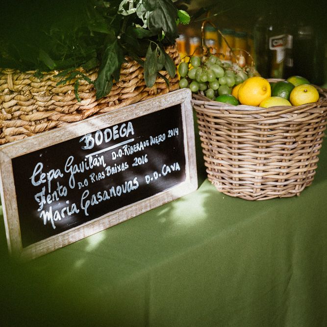 Wedding Catering | Romantic Spanish Wedding at La Salgar Restaurant in Asturias | La Mar Studio Photography