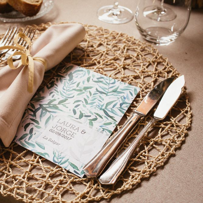 Elegant Place Setting | Romantic Spanish Wedding at La Salgar Restaurant in Asturias | La Mar Studio Photography