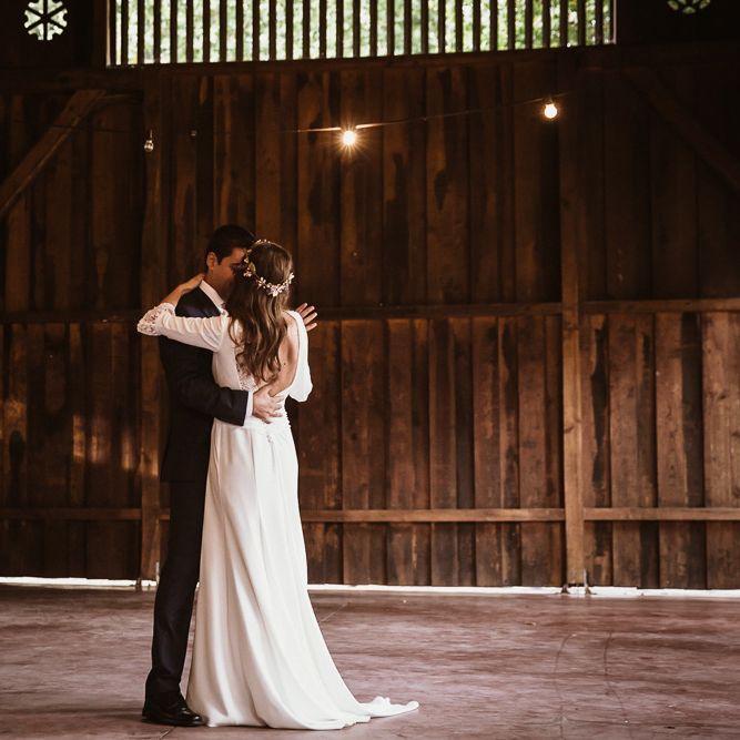 First Dance | Bride in Nicolás Costura Bridal Gown | Tocados Le Touquet Headpiece | Groom in Navy Suit | Romantic Spanish Wedding at La Salgar Restaurant in Asturias | La Mar Studio Photography