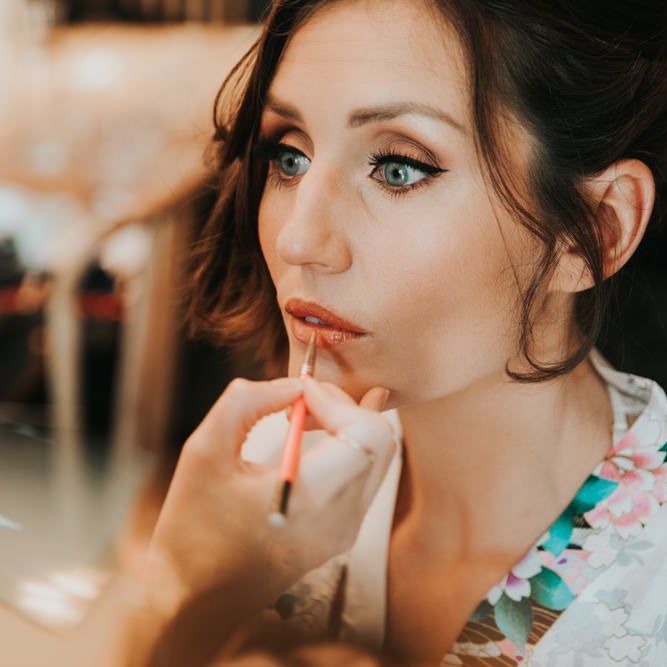 Bridal beauty for garden wedding