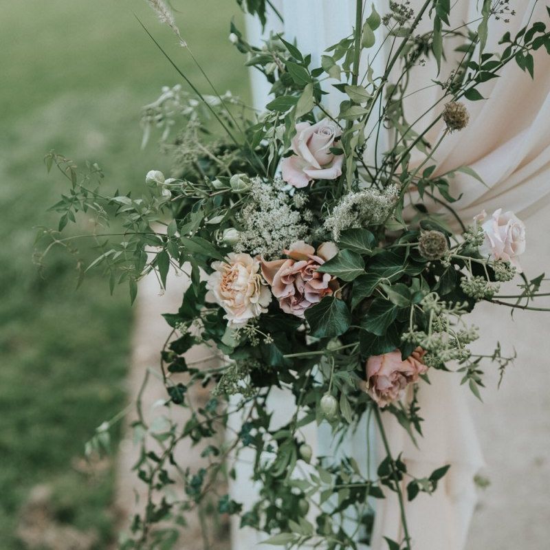 romantic wedding flower arrangement