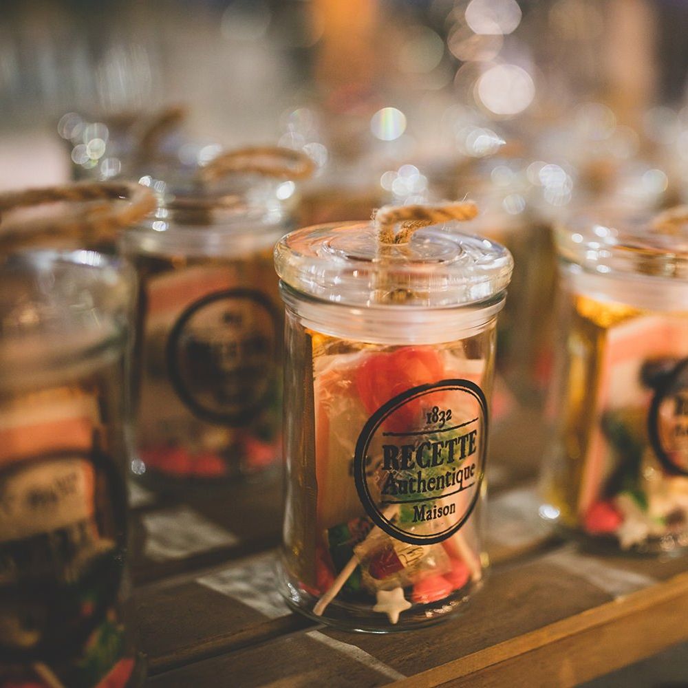 Retro wedding sweets