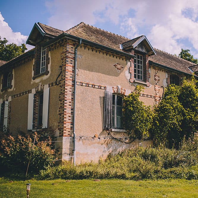 Blush Outdoor Destination Wedding at Chateau de Séréville, France  |  Story + Colour Photography