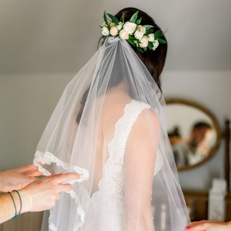 Lace trim wedding veil for bride