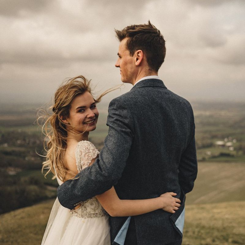 bride and groom in the countryside