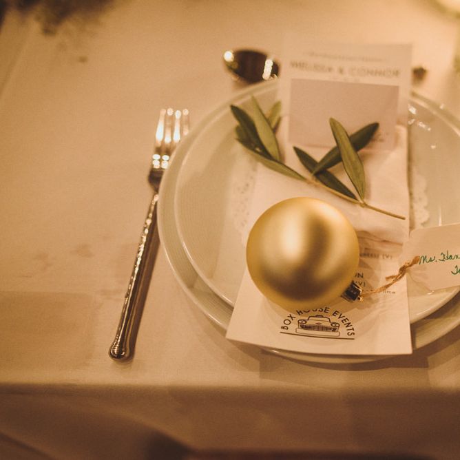 Bauble wedding place setting