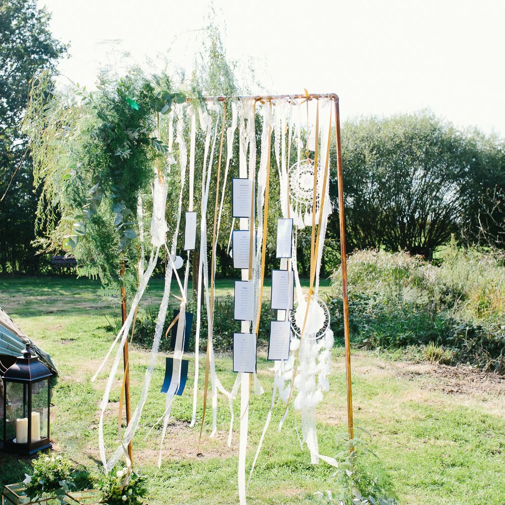 Boho Table Plan For Wedding With Dream Catchers //