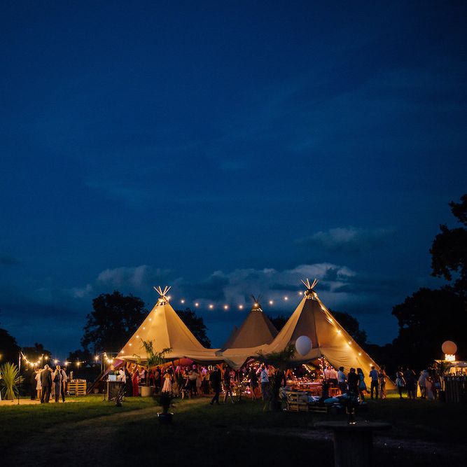 Outdoor Wedding Ceremony &amp; Tipi Reception Planned by Benessamy Events | Red on Blonde Photography