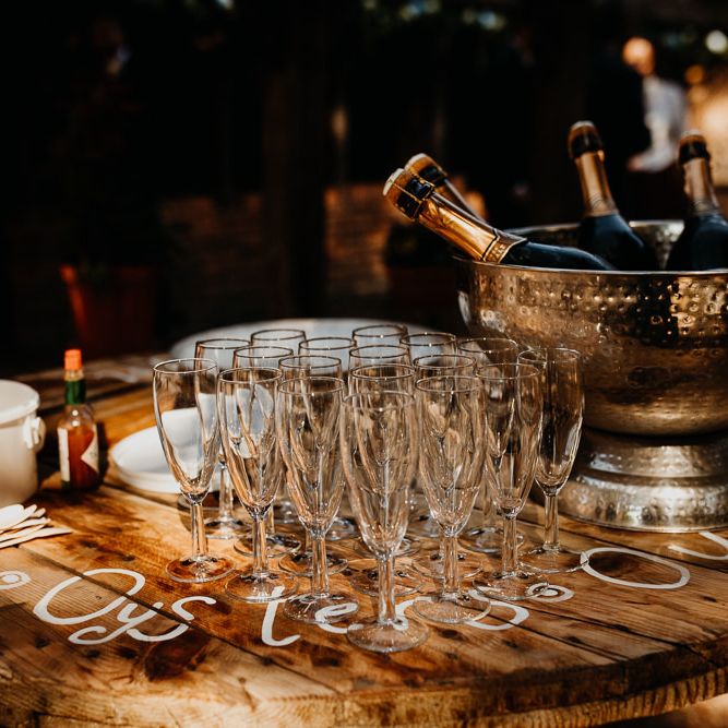 Champagne and oysters at the outdoor drinks reception