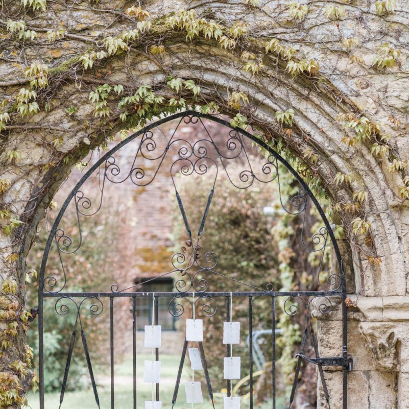 Table Plan Tied to a Country Gate