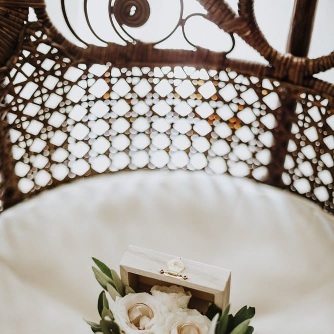 White wedding buttonholes for Italian wedding