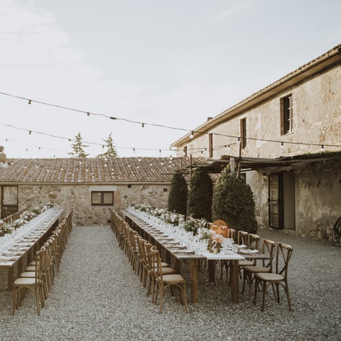 Wedding tables for outdoor wedding