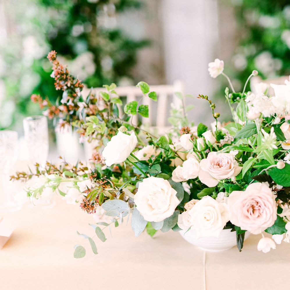 Top table wedding flowers for classic wedding