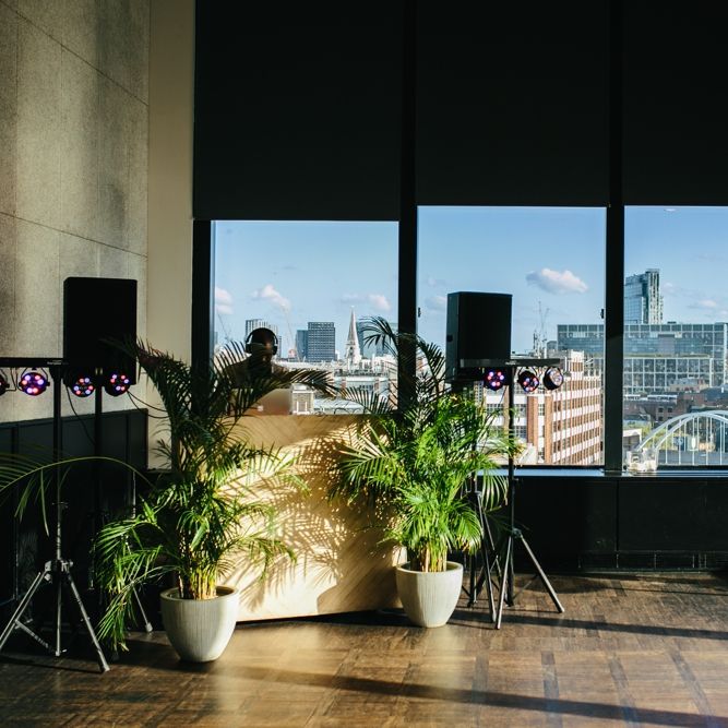 Stylish Rooftop Wedding At Ace Hotel Shoreditch // Image By Story Wedding Photography // Bride In Catherine Deane // Bobbi Brown Bridal