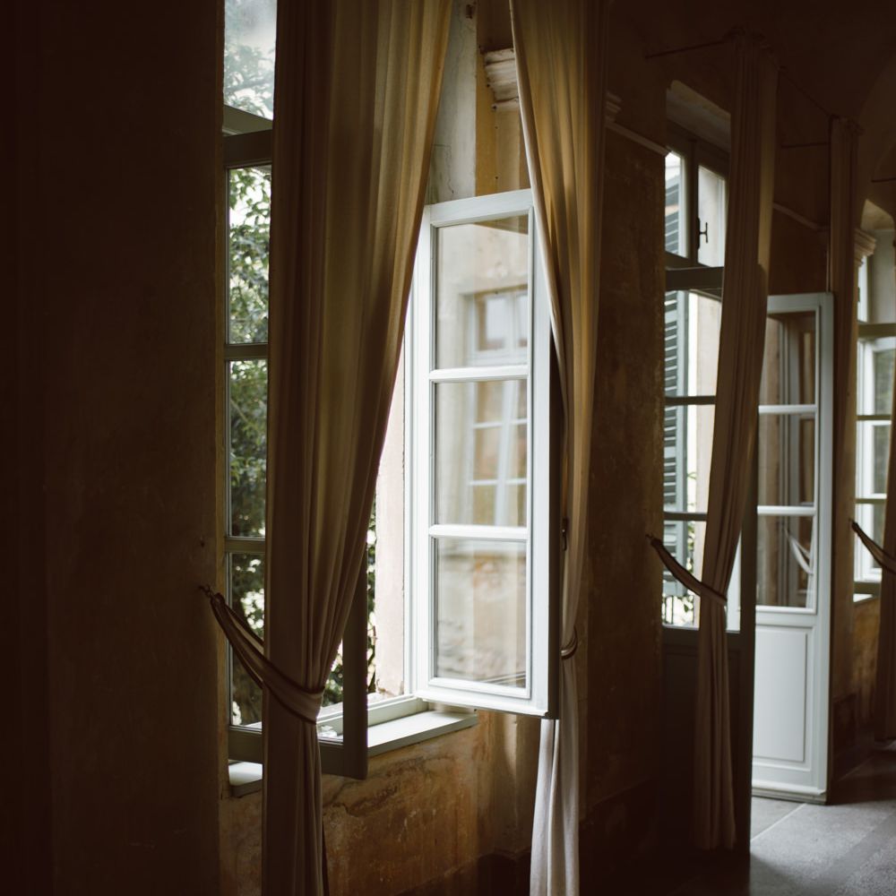 Green &amp; White Bohemian Wedding in the Rain at Castello di San Sebastiano da Po, Italy | Margherita Calati Photography | Second Shooter Carlo Vittorio