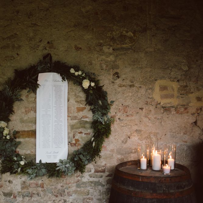 Greenery Hoop Table Plan | Green &amp; White Bohemian Wedding in the Rain at Castello di San Sebastiano da Po, Italy | Margherita Calati Photography | Second Shooter Carlo Vittorio