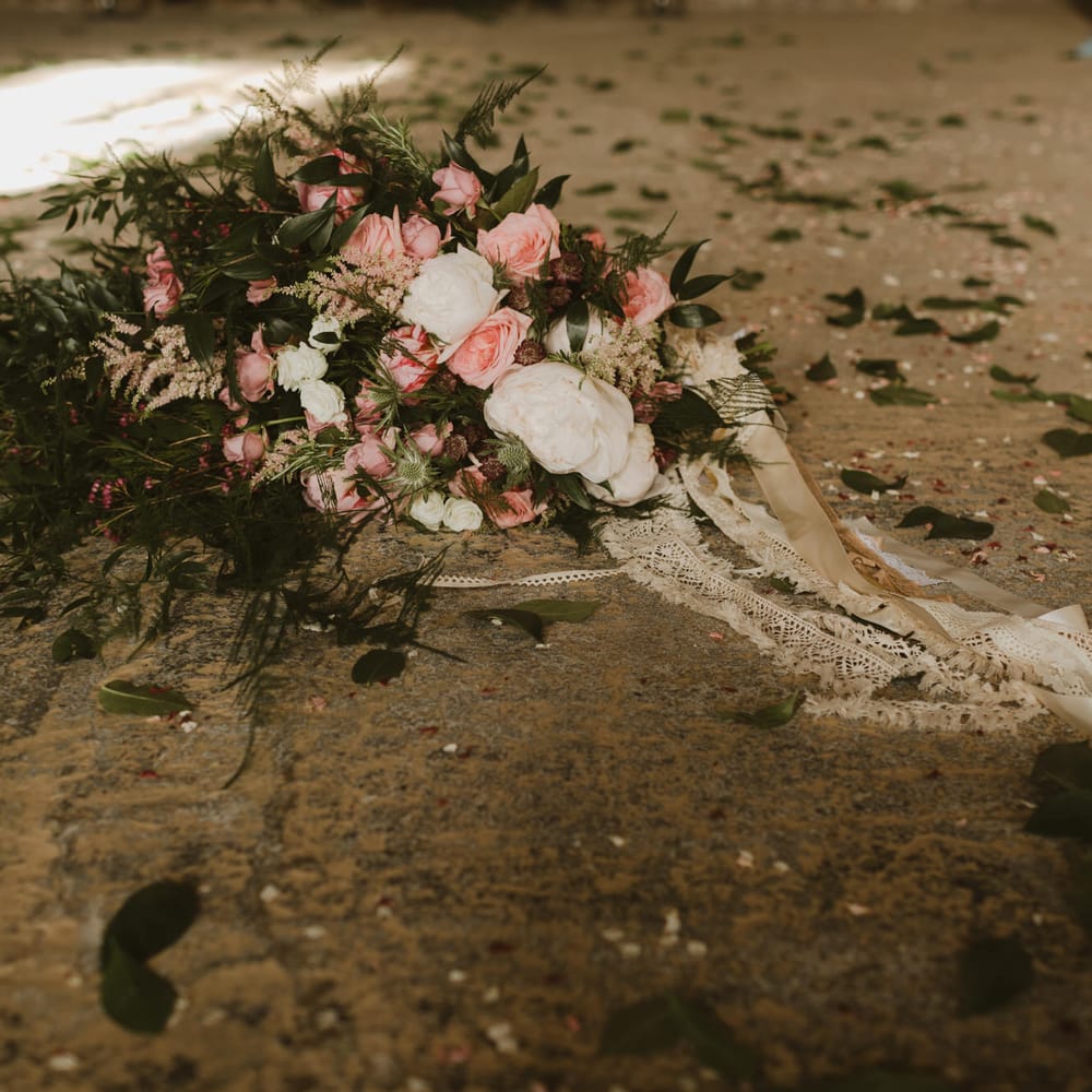 Over Sized Wedding Bouquet With Roses, Foliage &amp; Ribbon // Image By The Curries