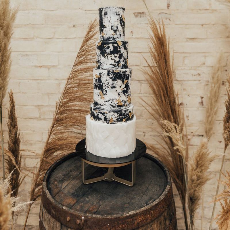 Tall wedding cake by Malarkey Cakes