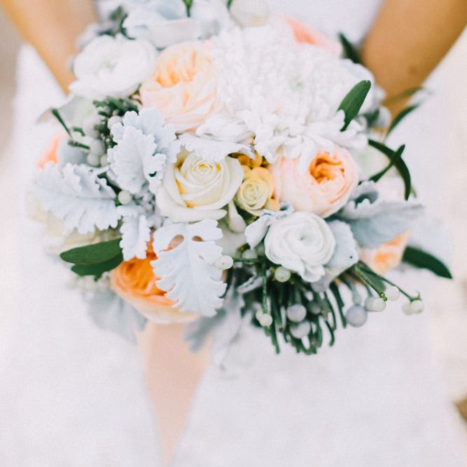 Spring colours for a winter wedding