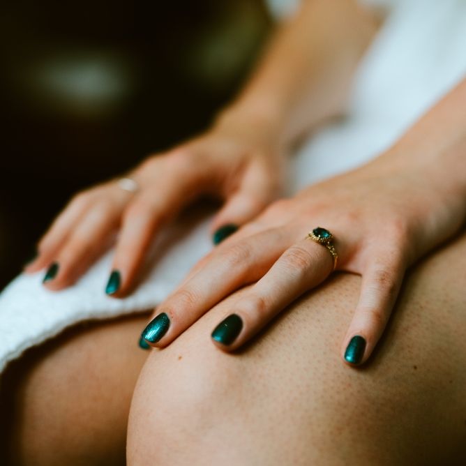 Winter wedding manicure