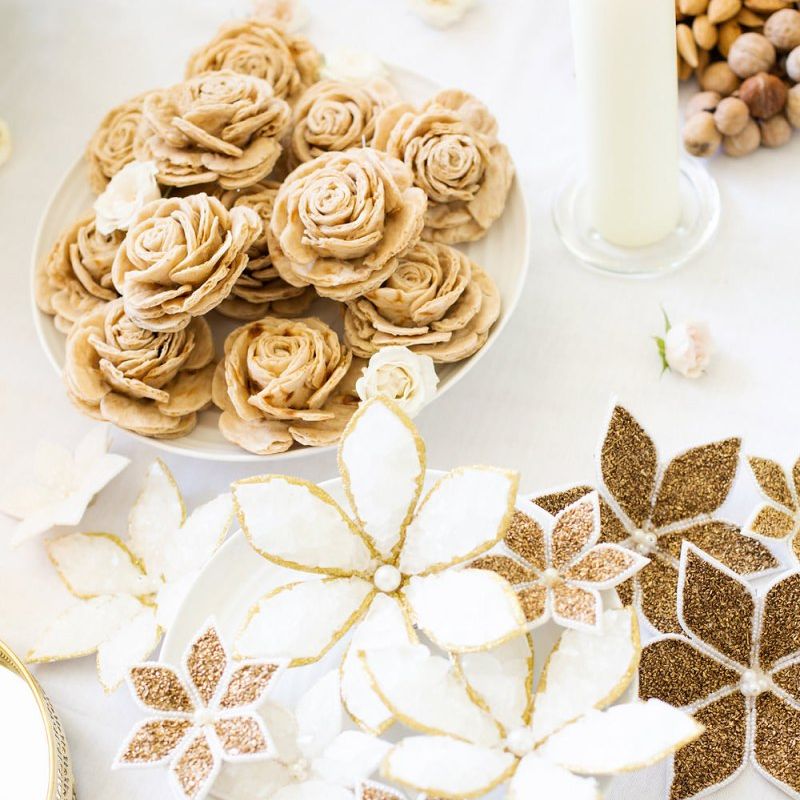 Elegant White and Gold Wedding Biscuits