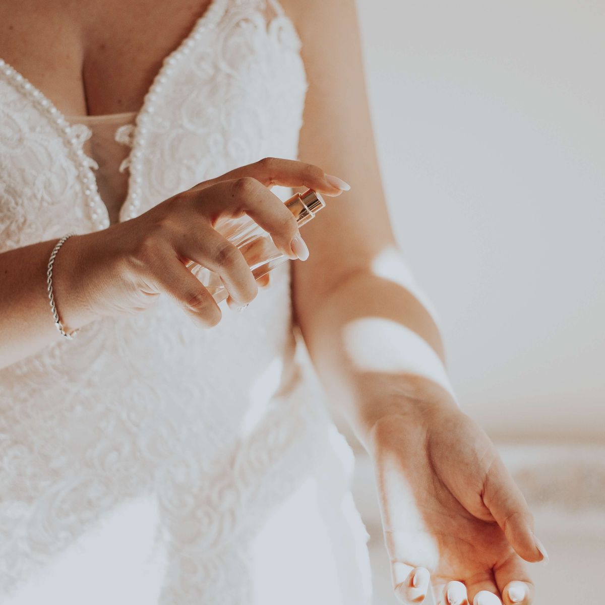 Wedding Perfume Guide: 21 of the Best Wedding Scents & Fragrances