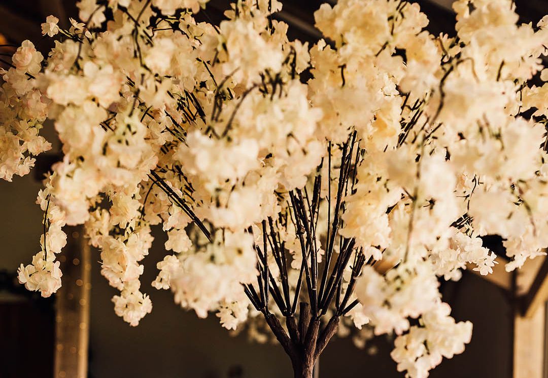 40 Wedding Table Centrepiece Ideas Your Guests Will Love Looking At