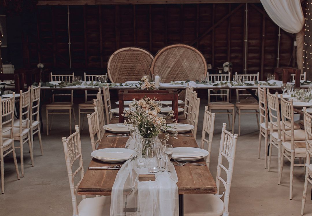 Oak Tree Barn Wedding Rock My Wedding Inspiration