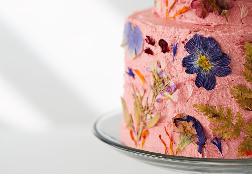 How To Decorate With Edible Flowers For Cakes