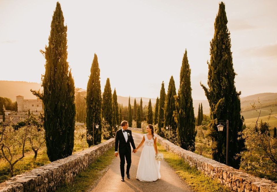 Italian Castle Wedding in Tuscany with Outdoor Wedding Ceremony and ...